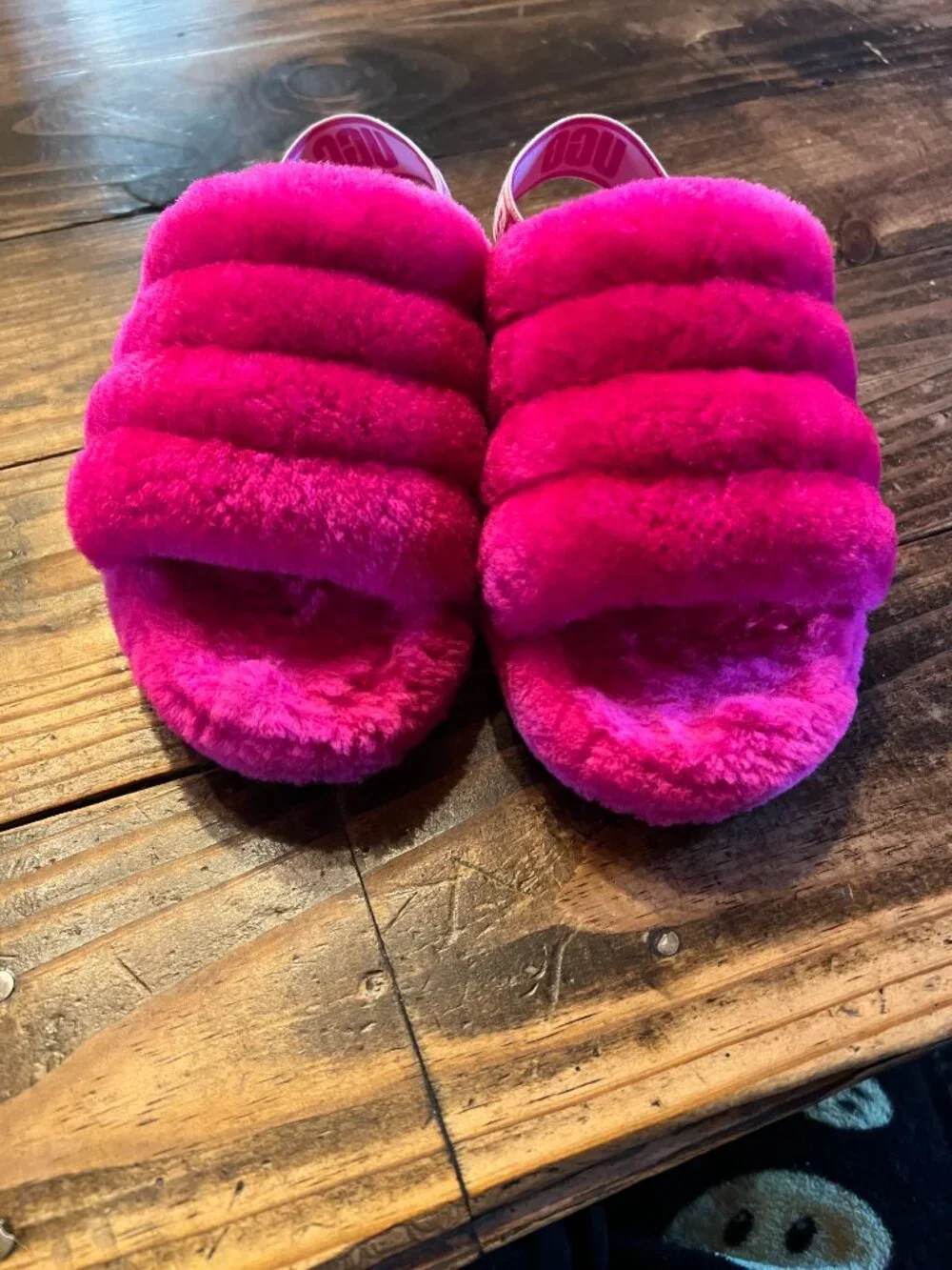 Fluff Yeah Slide UGG Kids Hot Pink